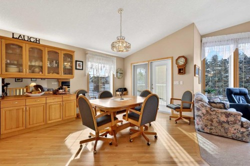 328 Parkview Estates, Strathmore, AB - Indoor Photo Showing Dining Room