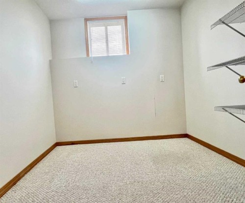 328 Parkview Estates, Strathmore, AB - Indoor Photo Showing Other Room