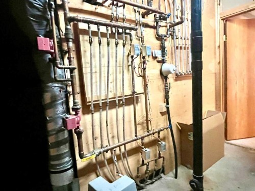 328 Parkview Estates, Strathmore, AB - Indoor Photo Showing Basement