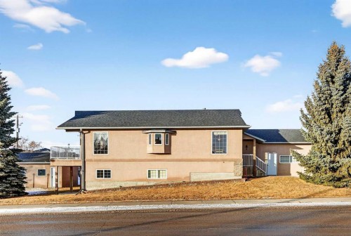 328 Parkview Estates, Strathmore, AB - Outdoor