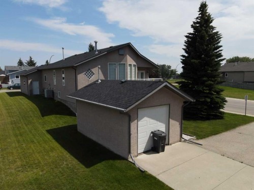 328 Parkview Estates, Strathmore, AB - Outdoor With Exterior