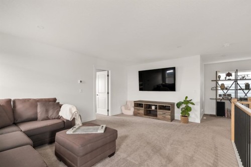 29 Cranbrook Park Se, Calgary, AB - Indoor Photo Showing Living Room