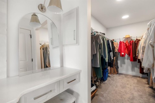 29 Cranbrook Park Se, Calgary, AB - Indoor With Storage