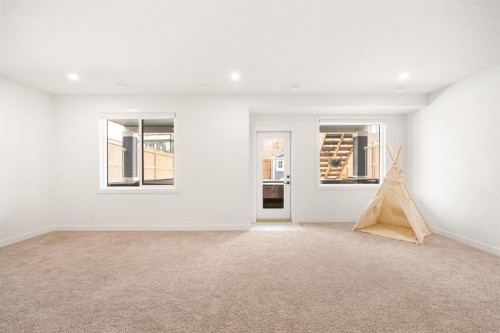 29 Cranbrook Park Se, Calgary, AB - Indoor Photo Showing Other Room