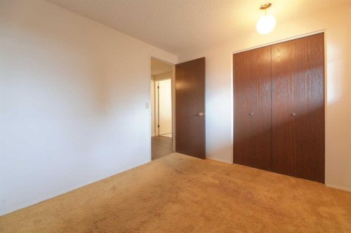 6501 Coach Hill Road Sw, Calgary, AB - Indoor Photo Showing Other Room