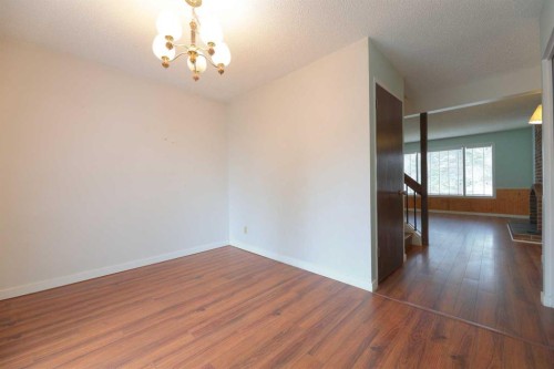 6501 Coach Hill Road Sw, Calgary, AB - Indoor Photo Showing Other Room