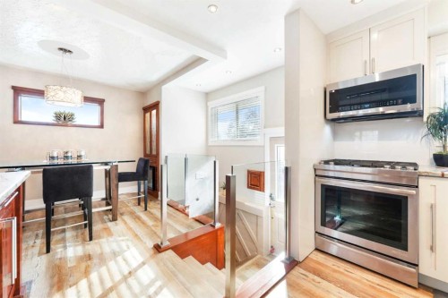 6 Grove Hill Place Sw, Calgary, AB - Indoor Photo Showing Kitchen