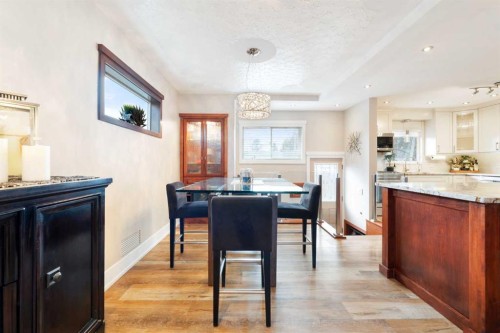 6 Grove Hill Place Sw, Calgary, AB - Indoor