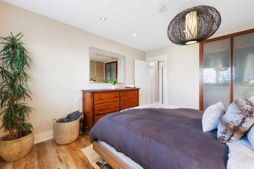 6 Grove Hill Place Sw, Calgary, AB - Indoor Photo Showing Bedroom