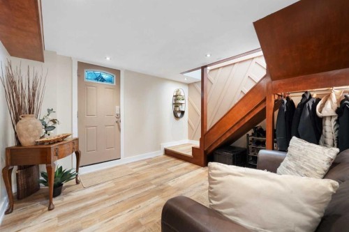 6 Grove Hill Place Sw, Calgary, AB - Indoor