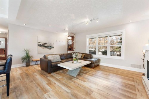 6 Grove Hill Place Sw, Calgary, AB - Indoor Photo Showing Living Room
