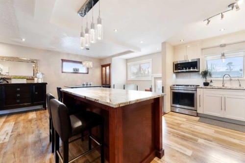 6 Grove Hill Place Sw, Calgary, AB - Indoor Photo Showing Kitchen With Upgraded Kitchen