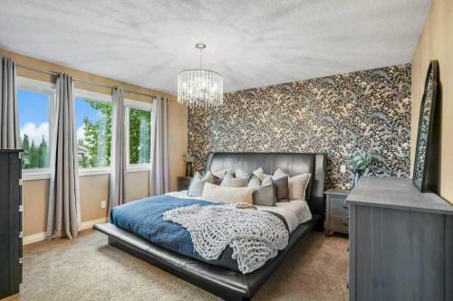 127 Hillcrest Boulevard, Strathmore, AB - Indoor Photo Showing Bedroom