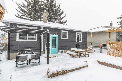 3423 1 Street Ne, Calgary, AB - Outdoor