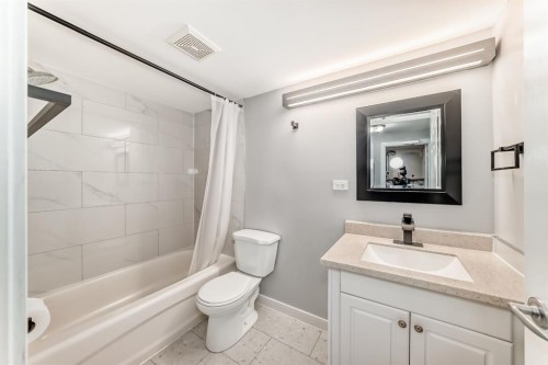 45 Hidden Hills Way Nw, Calgary, AB - Indoor Photo Showing Bathroom