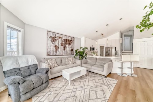 45 Hidden Hills Way Nw, Calgary, AB - Indoor Photo Showing Living Room