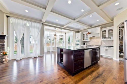 60 Elmont Rise Sw, Calgary, AB - Indoor Photo Showing Kitchen With Upgraded Kitchen