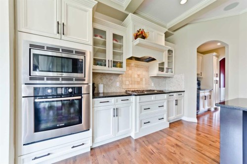 60 Elmont Rise Sw, Calgary, AB - Indoor Photo Showing Kitchen With Upgraded Kitchen
