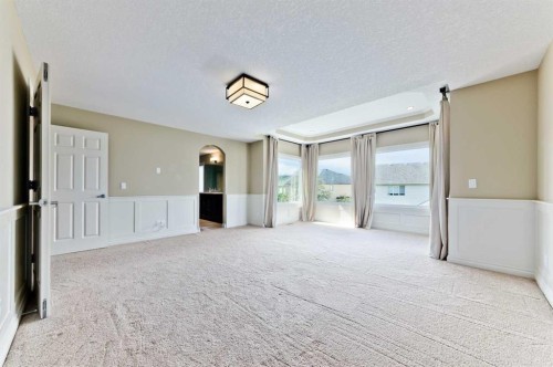 60 Elmont Rise Sw, Calgary, AB - Indoor Photo Showing Other Room