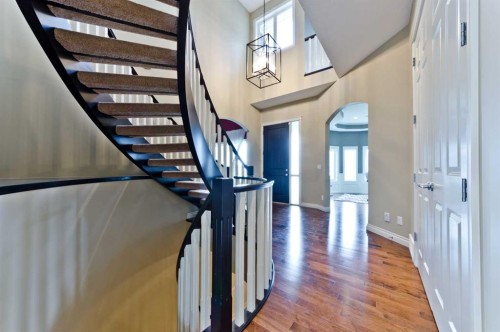 60 Elmont Rise Sw, Calgary, AB - Indoor Photo Showing Other Room