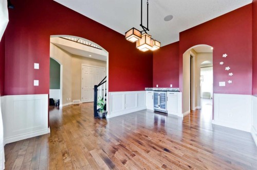 60 Elmont Rise Sw, Calgary, AB - Indoor Photo Showing Other Room