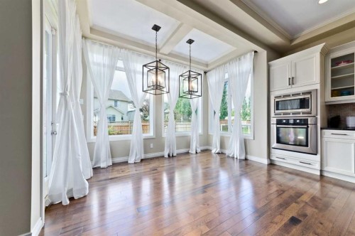 60 Elmont Rise Sw, Calgary, AB - Indoor Photo Showing Kitchen