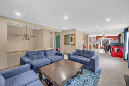 255192 Range Road 282, Delacour, AB - Indoor Photo Showing Living Room