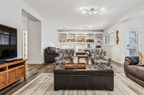 67 Scimitar Heath Nw, Calgary, AB - Indoor Photo Showing Living Room