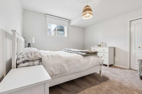 67 Scimitar Heath Nw, Calgary, AB - Indoor Photo Showing Bedroom