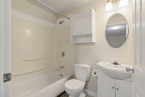 32 Deerpoint Road Se, Calgary, AB - Indoor Photo Showing Bathroom