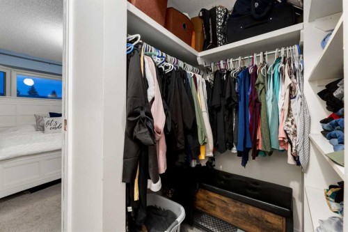 4 Cedarbrook Way Sw, Calgary, AB - Indoor With Storage