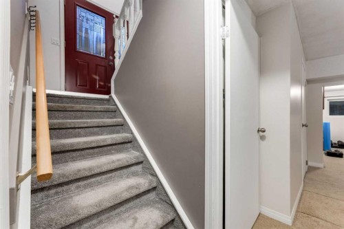 4 Cedarbrook Way Sw, Calgary, AB - Indoor Photo Showing Other Room