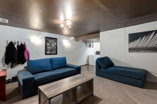 4 Cedarbrook Way Sw, Calgary, AB - Indoor Photo Showing Living Room