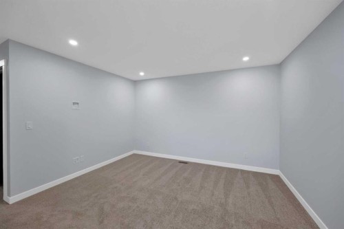 175 Homestead Common Ne, Calgary, AB - Indoor Photo Showing Other Room