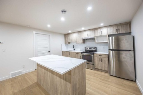 175 Homestead Common Ne, Calgary, AB - Indoor Photo Showing Kitchen