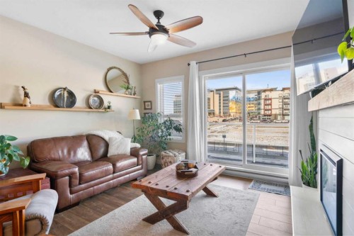 211-20 Seton Park Se, Calgary, AB - Indoor Photo Showing Living Room