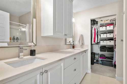 211-20 Seton Park Se, Calgary, AB - Indoor Photo Showing Bathroom