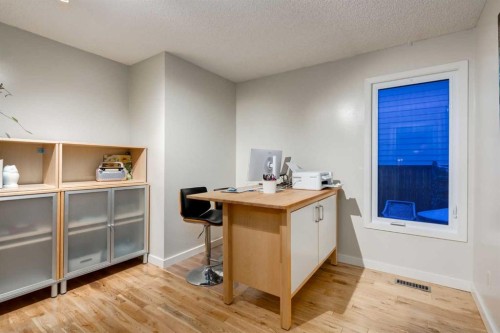 8 Deerwood Road Se, Calgary, AB - Indoor