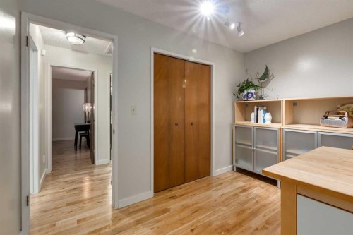 8 Deerwood Road Se, Calgary, AB - Indoor Photo Showing Other Room