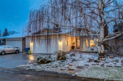 8 DEERWOOD Road SE Calgary, AB T2J 6E1