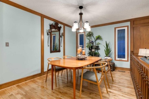 8 Deerwood Road Se, Calgary, AB - Indoor Photo Showing Dining Room