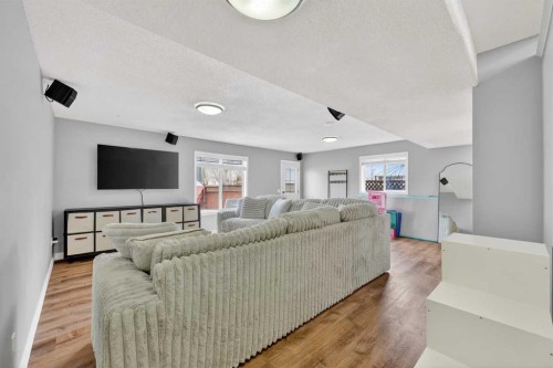 189 Copperfield Gardens Se, Calgary, AB - Indoor