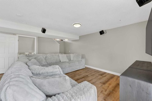 189 Copperfield Gardens Se, Calgary, AB - Indoor