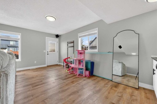 189 Copperfield Gardens Se, Calgary, AB - Indoor