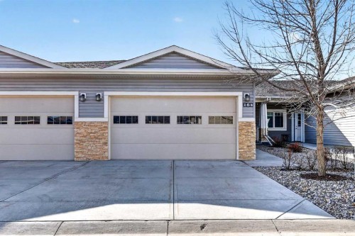 164 Cambridge Glen Drive  Strathmore, AB T1P 0E6