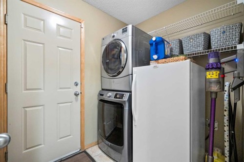 60 Cranfield Place Se, Calgary, AB - Indoor Photo Showing Laundry Room