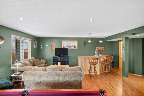 60 Cranfield Place Se, Calgary, AB - Indoor Photo Showing Living Room