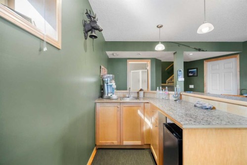 60 Cranfield Place Se, Calgary, AB - Indoor Photo Showing Kitchen