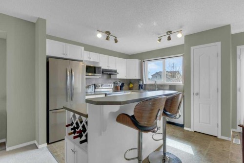 47 Cramond Green Se, Calgary, AB - Indoor Photo Showing Kitchen