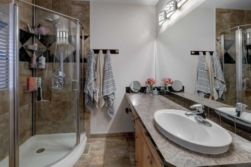 19 Riverstone Crescent Se, Calgary, AB - Indoor Photo Showing Bathroom
